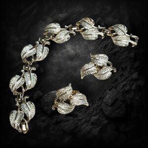 Vintage Emmons Leaf Bracelet & Clip Earrings Set Silver Tone Textured Links